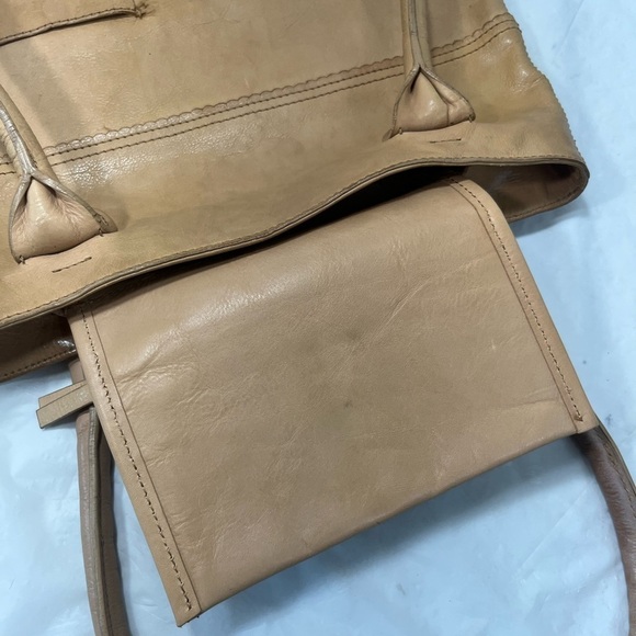 J.Jill Leather Scalloped Trim Tote Tan - Picture 8 of 13